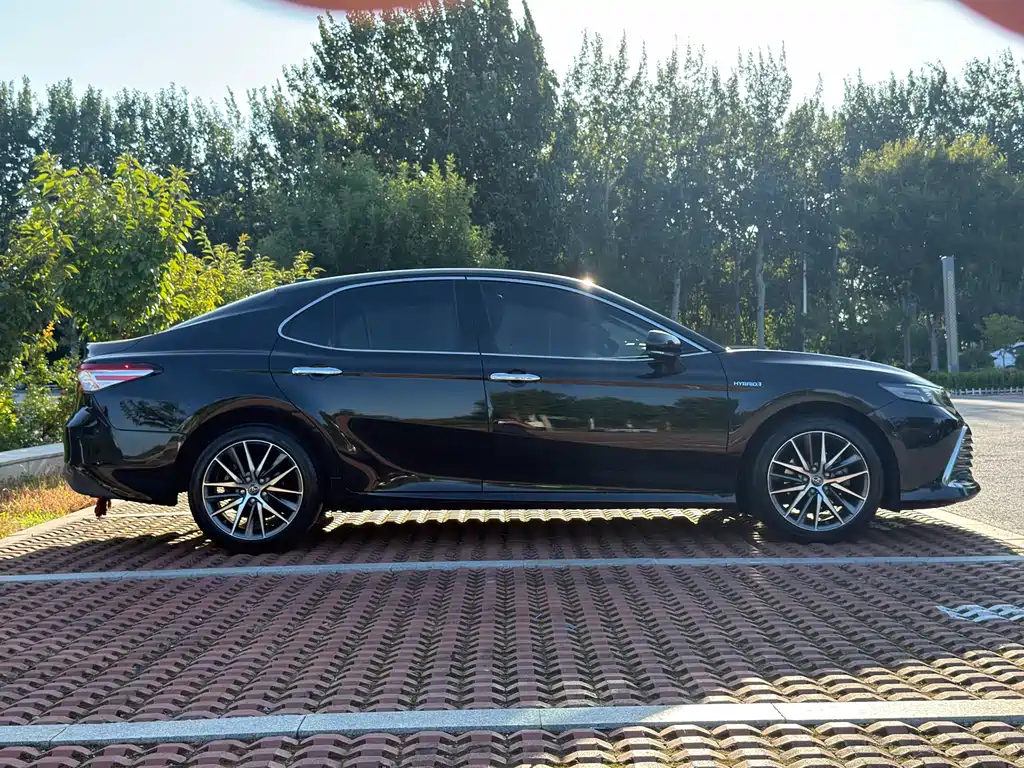 Toyota Camry — миниатюра 7