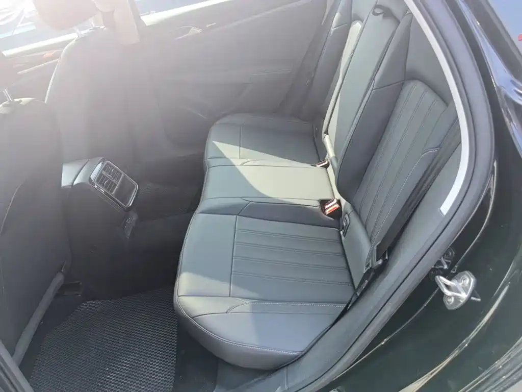 Volkswagen Passat — миниатюра 17