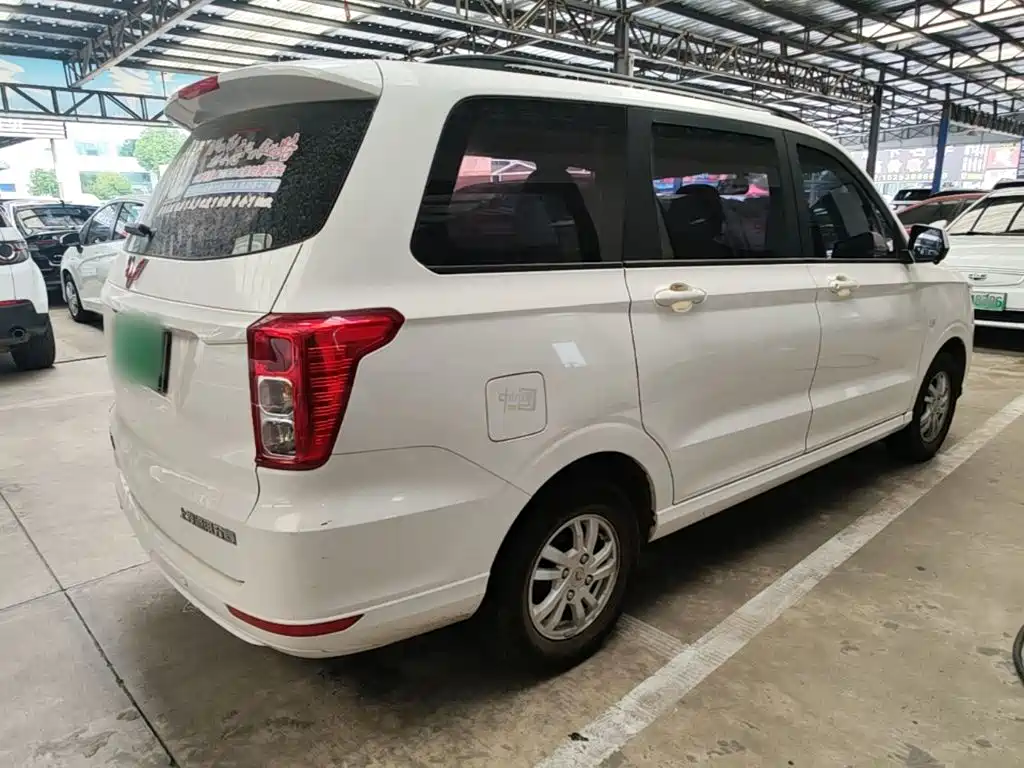 Wuling Hongguang — миниатюра 7