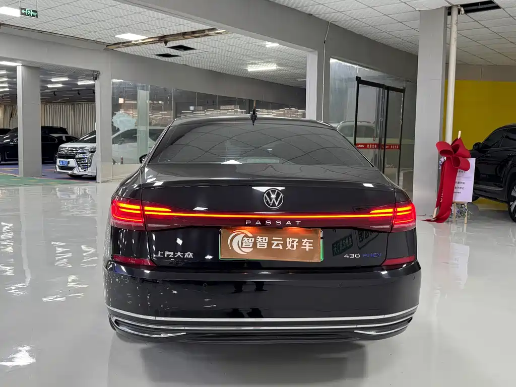 Volkswagen Passat PHEV — миниатюра 8