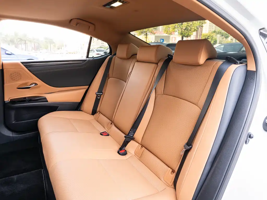 Lexus ES — миниатюра 12