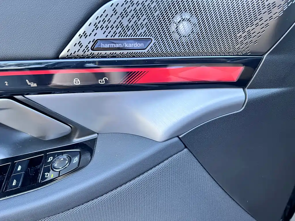 BMW 5 Series — миниатюра 5