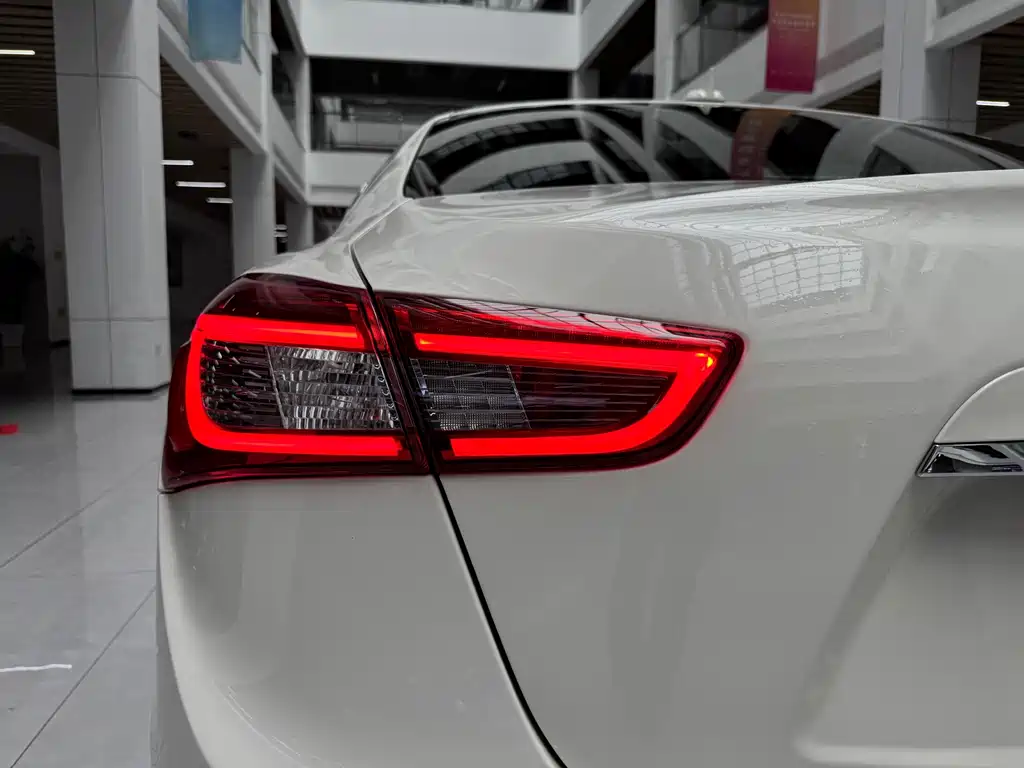 Maserati Ghibli — миниатюра 23