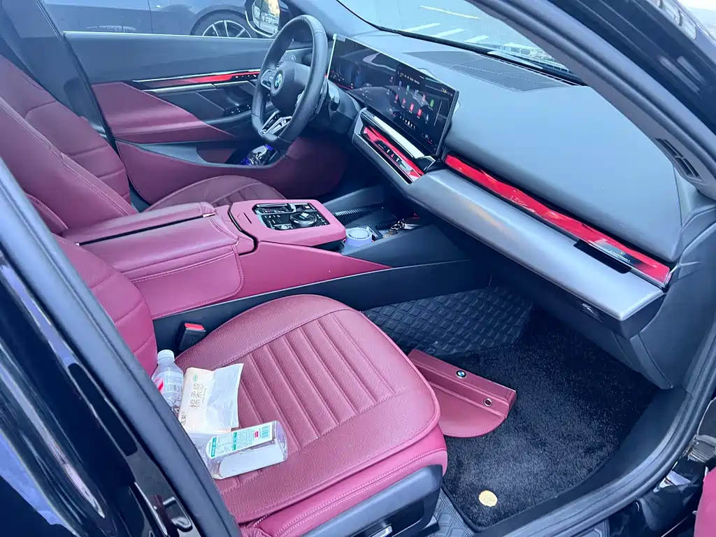 BMW 5 Series — миниатюра 12