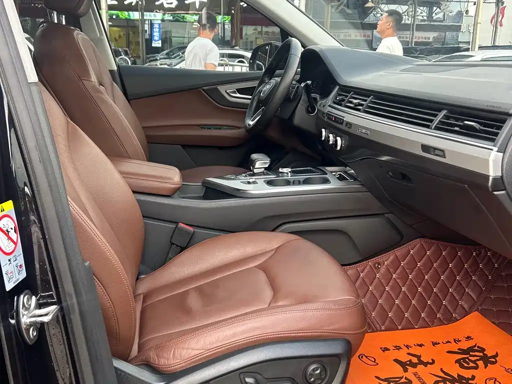 Audi Q7 — миниатюра 5