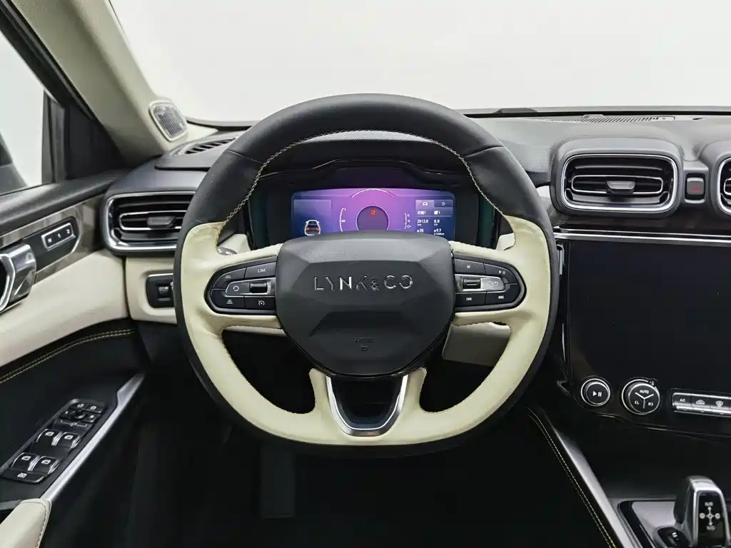 Lynk & Co 02 — миниатюра 11