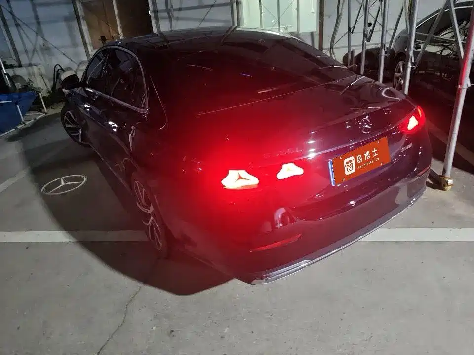 Mercedes-Benz E-Class — миниатюра 9