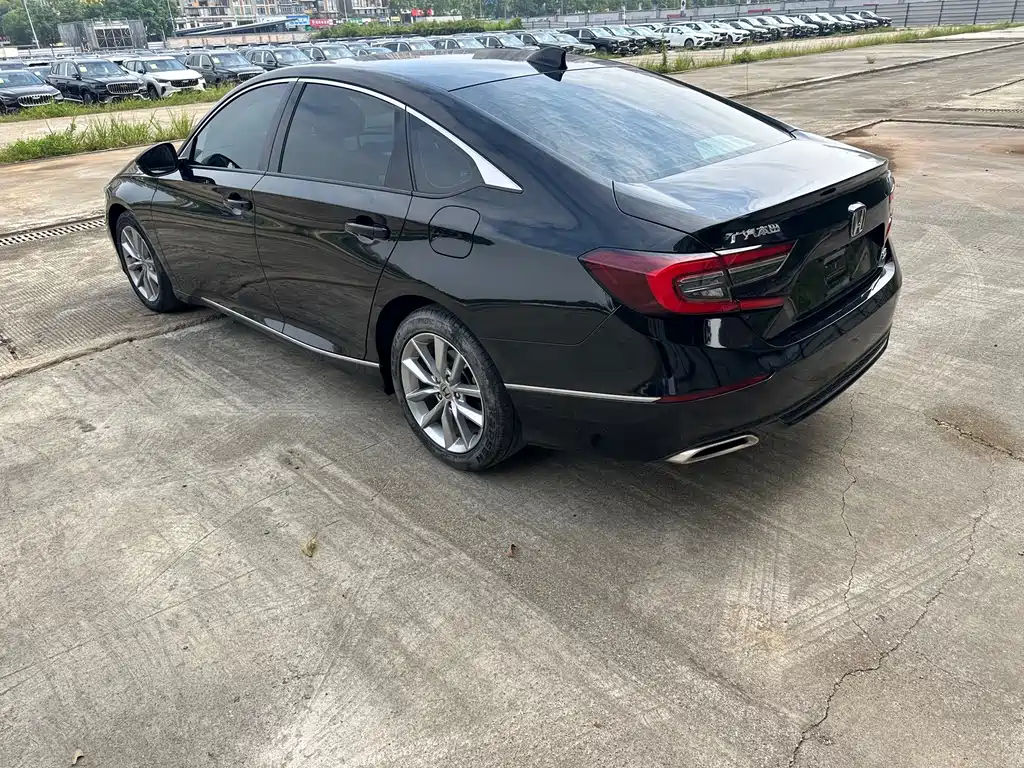 Honda Accord — миниатюра 7