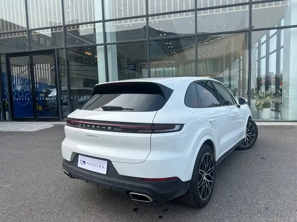 Porsche Cayenne — миниатюра 5