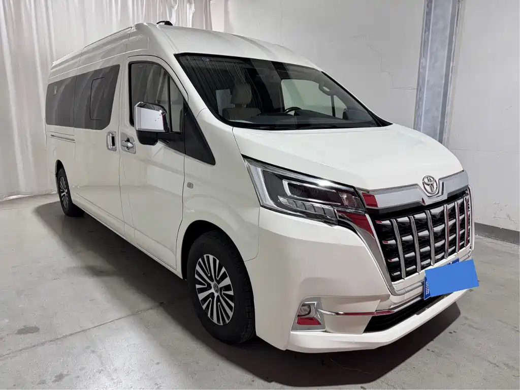 Toyota Hiace — миниатюра 3