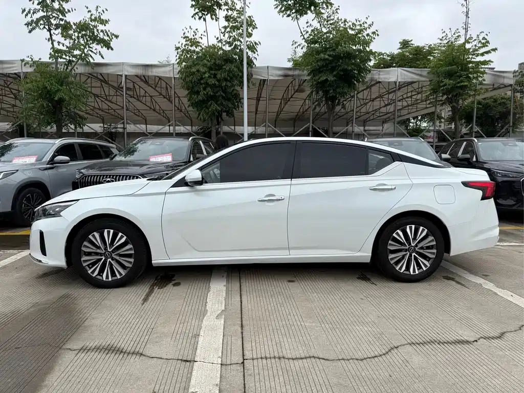 Nissan Teana — миниатюра 5
