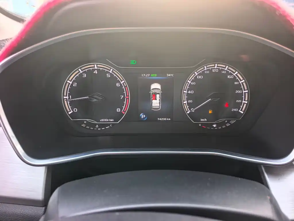 Geely Binyue — миниатюра 9