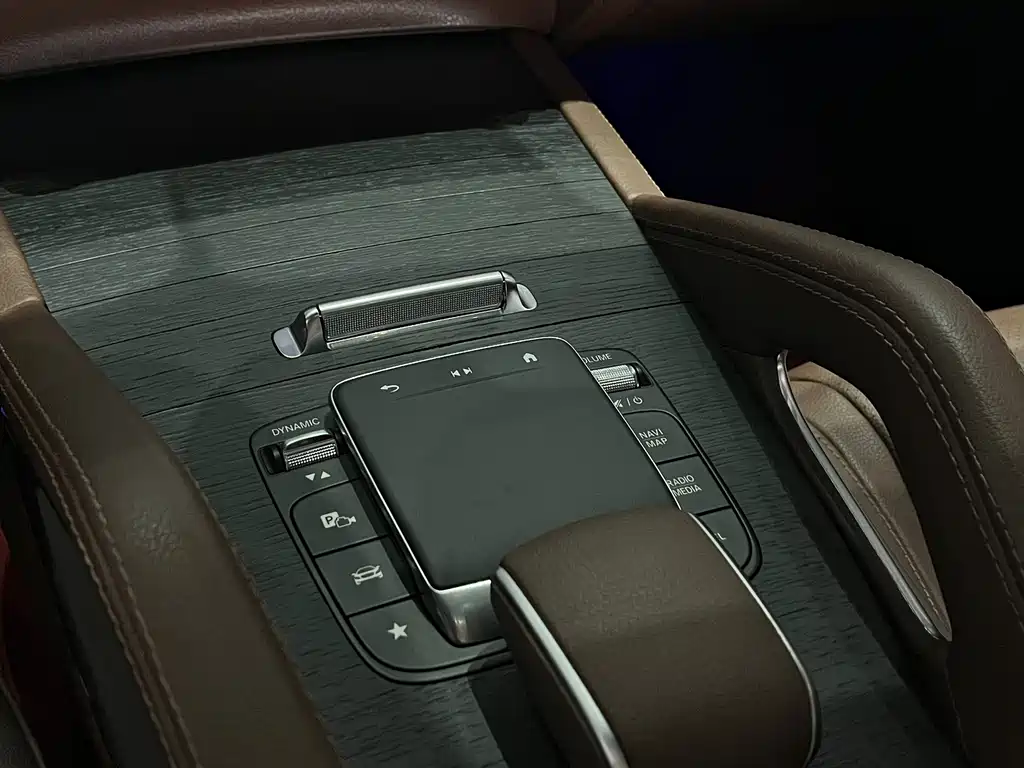 Mercedes-Benz GLE (Import) — миниатюра 16