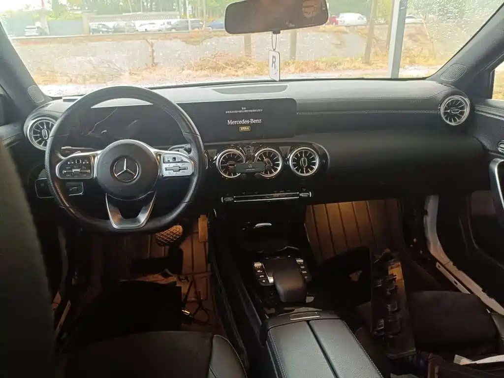 Mercedes-Benz A-Class — миниатюра 8