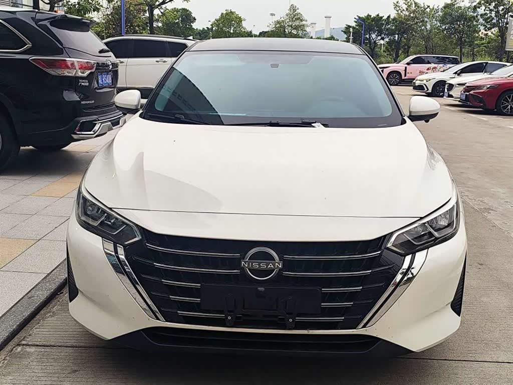 Nissan Sylphy 1.6 л 2026 г. Белый, пробег 4000 км