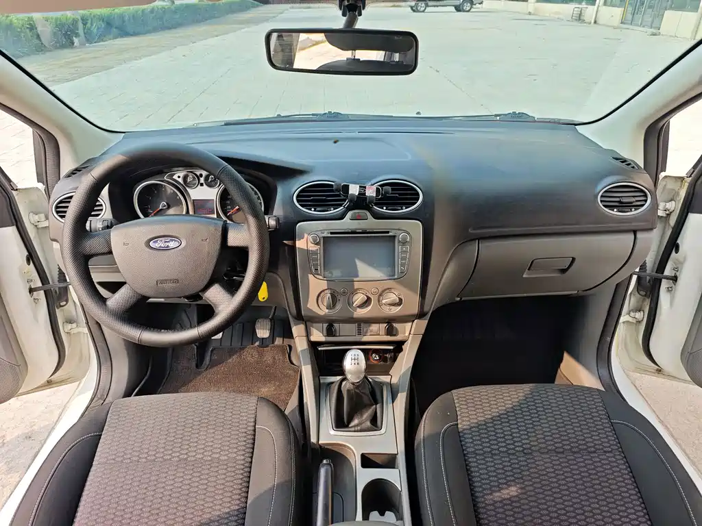 Ford Focus — миниатюра 10