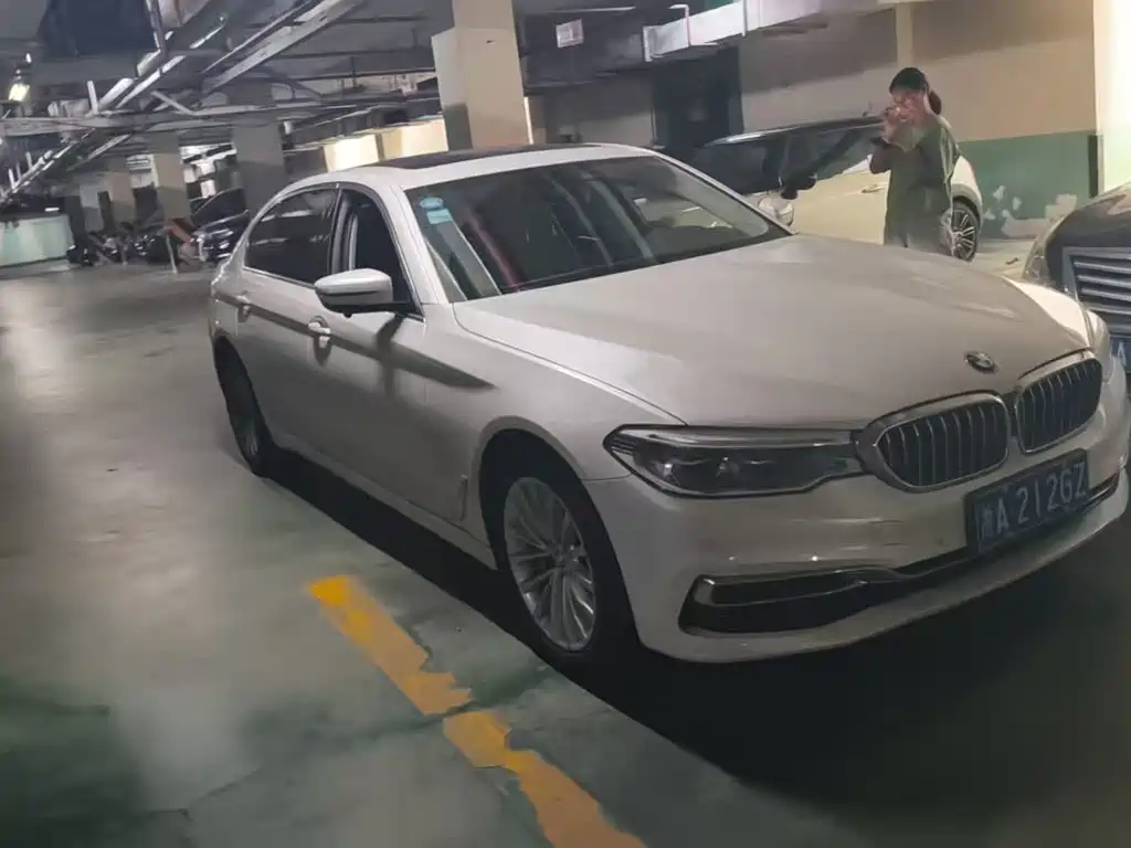 BMW 5 Series — миниатюра 3