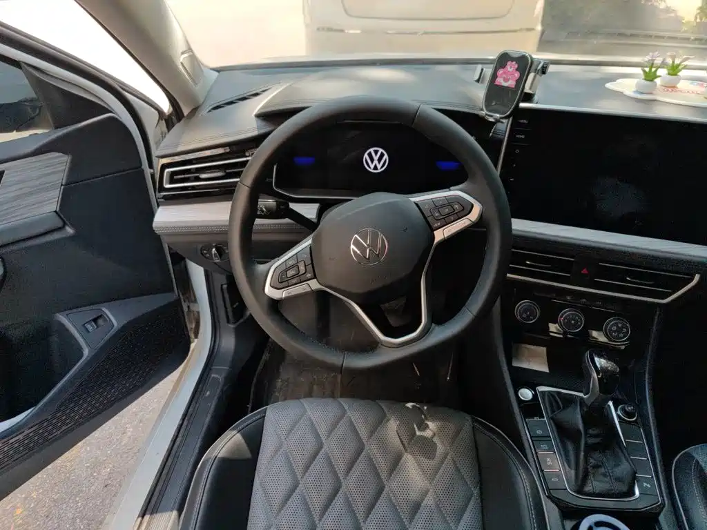 Volkswagen Sagitar — миниатюра 3