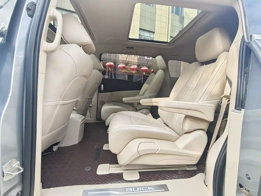 Buick GL8 — миниатюра 12
