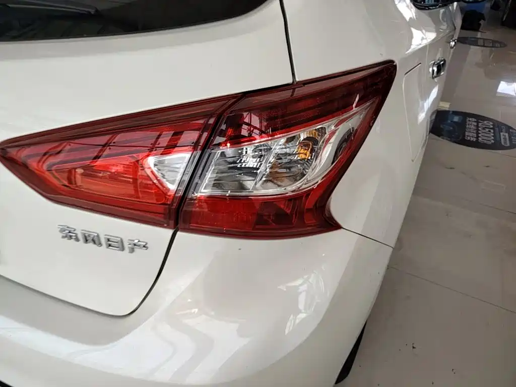 Nissan Tiida — миниатюра 8