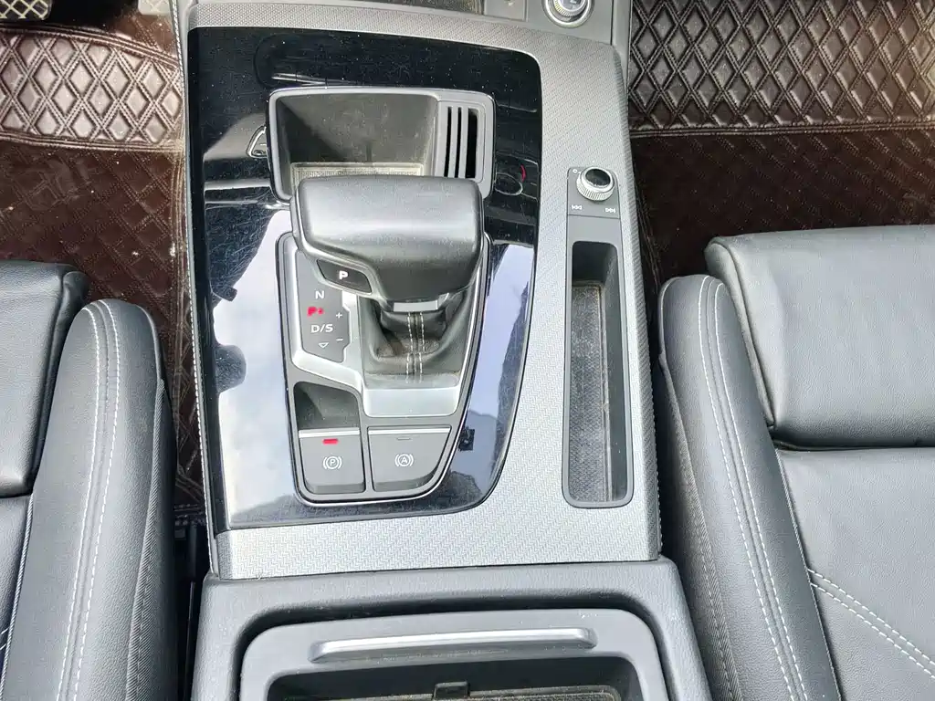 Audi Q5L — миниатюра 14