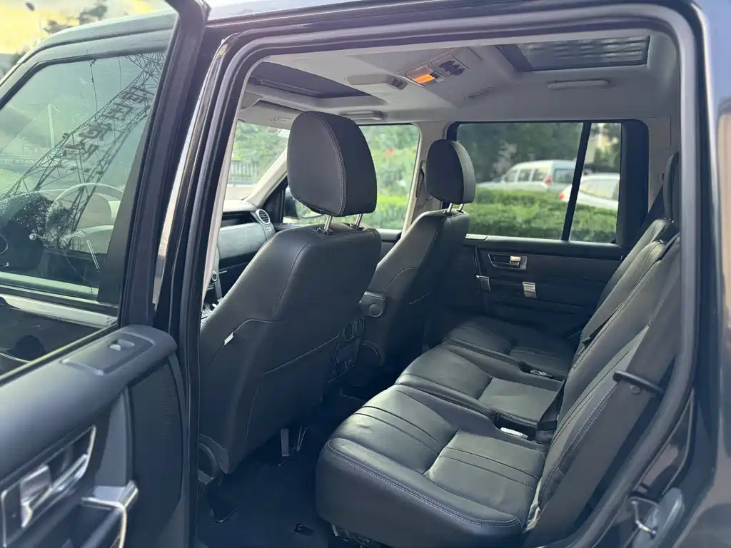 Land Rover Discovery — миниатюра 6
