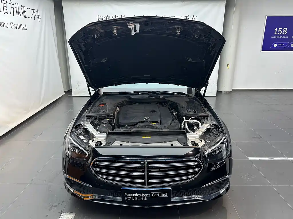 Mercedes-Benz E-Class — миниатюра 7