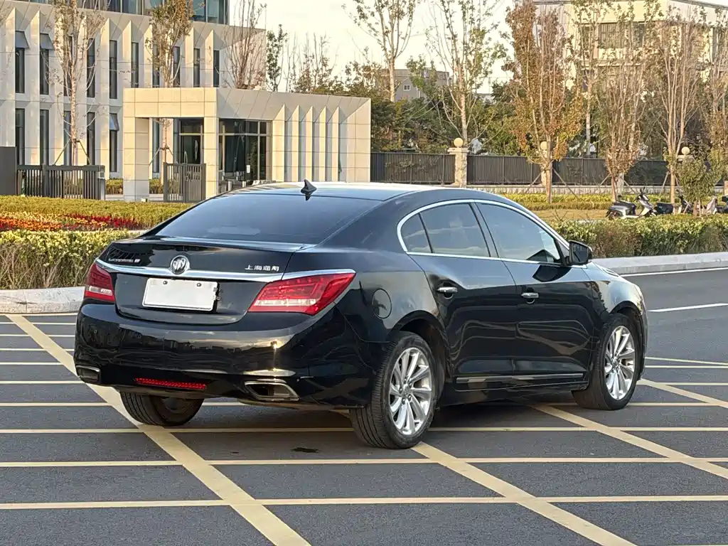 Buick LaCrosse — миниатюра 3
