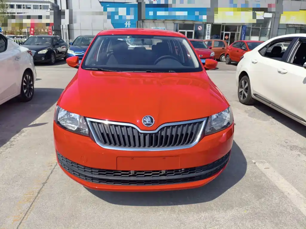 Skoda Rapid Spaceback — миниатюра 3