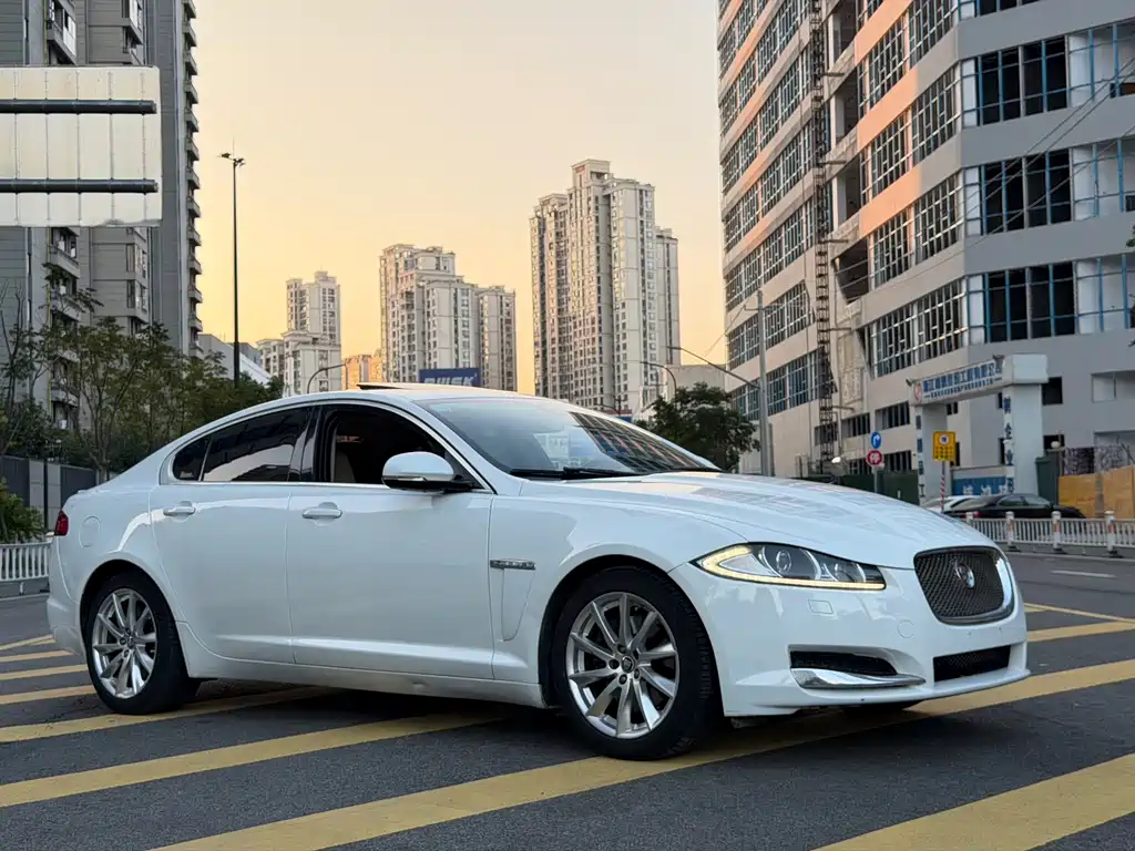 Jaguar XF — миниатюра 3
