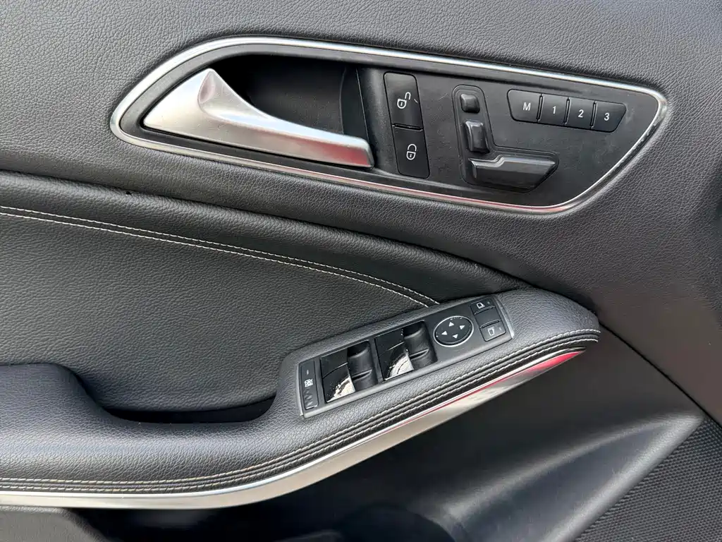 Mercedes-Benz GLA — миниатюра 12