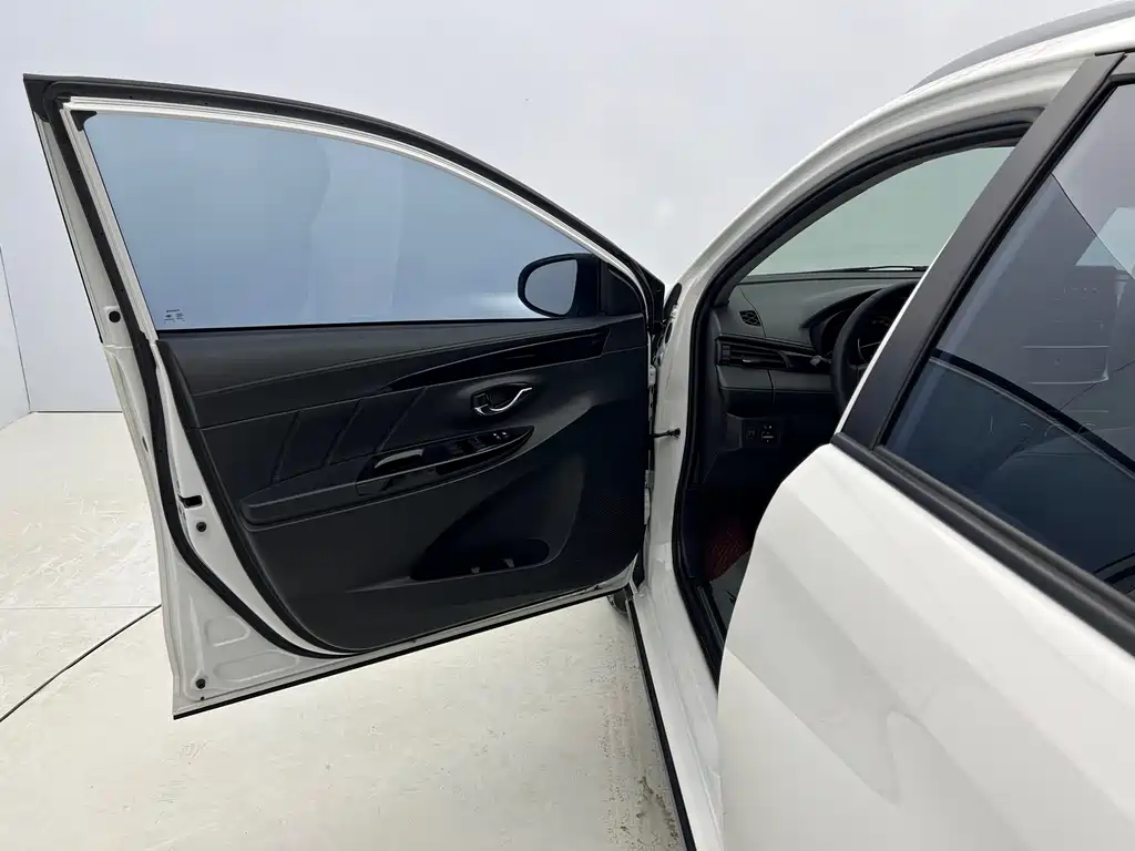 TOYOTA YARIS L ZHIXUAN