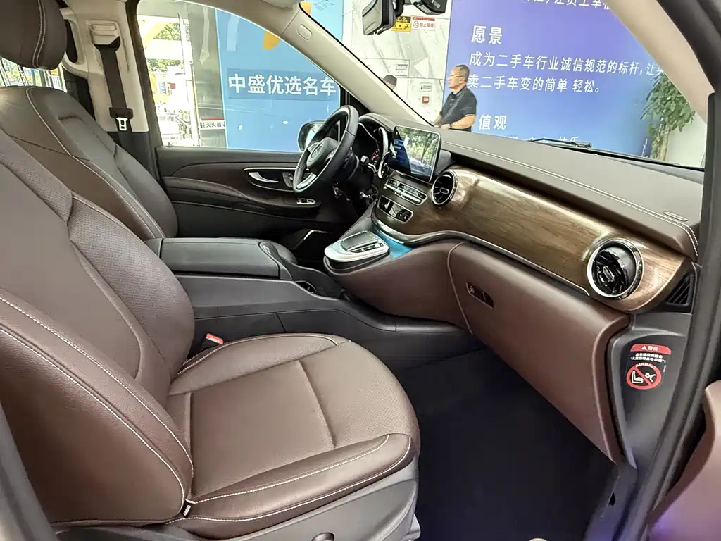 Mercedes-Benz V-Class — миниатюра 28