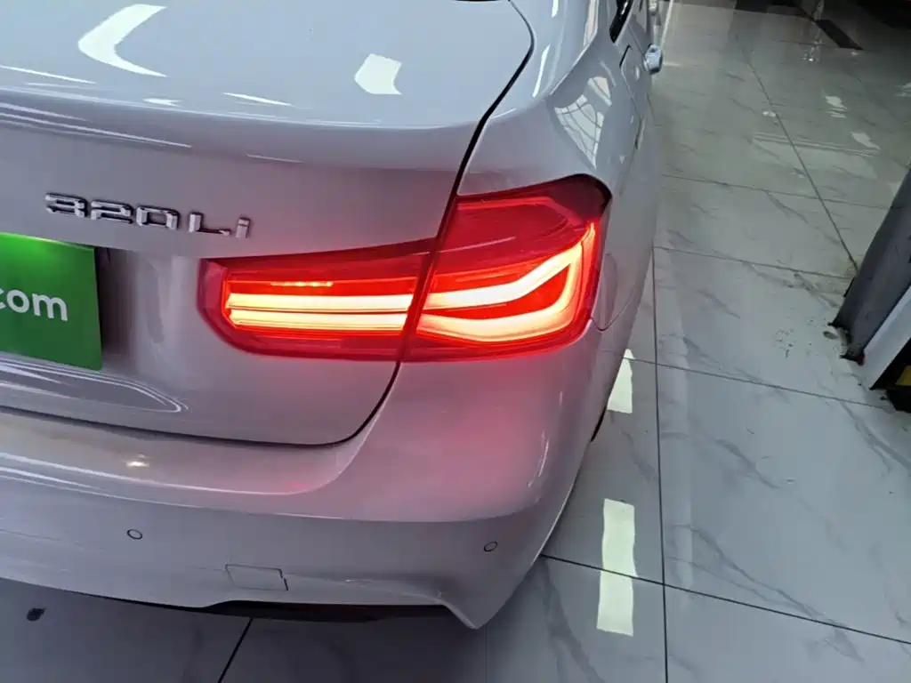 BMW 3 Series — миниатюра 8