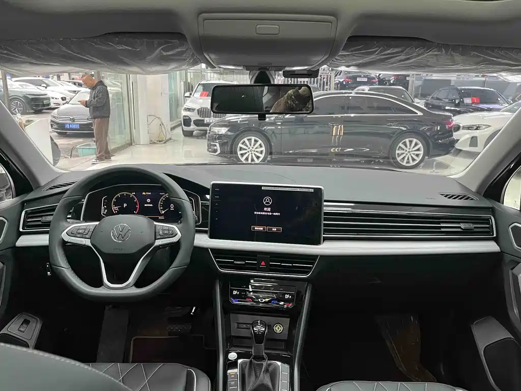 Volkswagen Tiguan L L 2025 300TSI AT