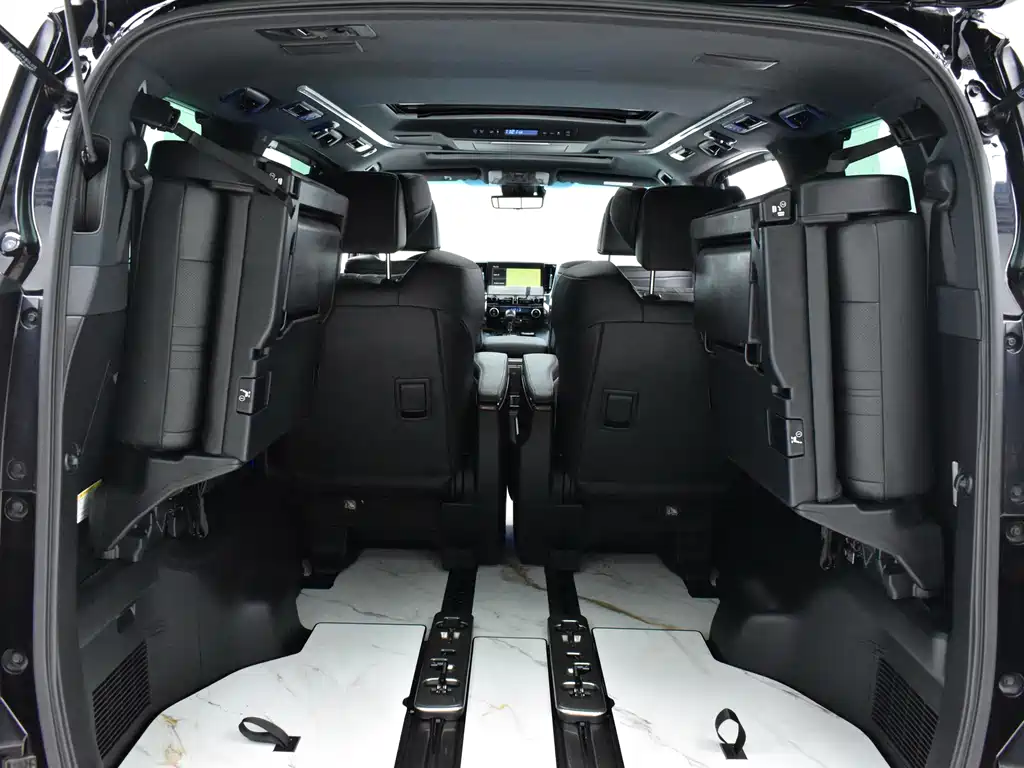 Toyota Alphard — миниатюра 23