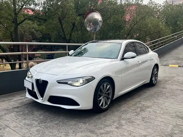 alfa-romeo giulia