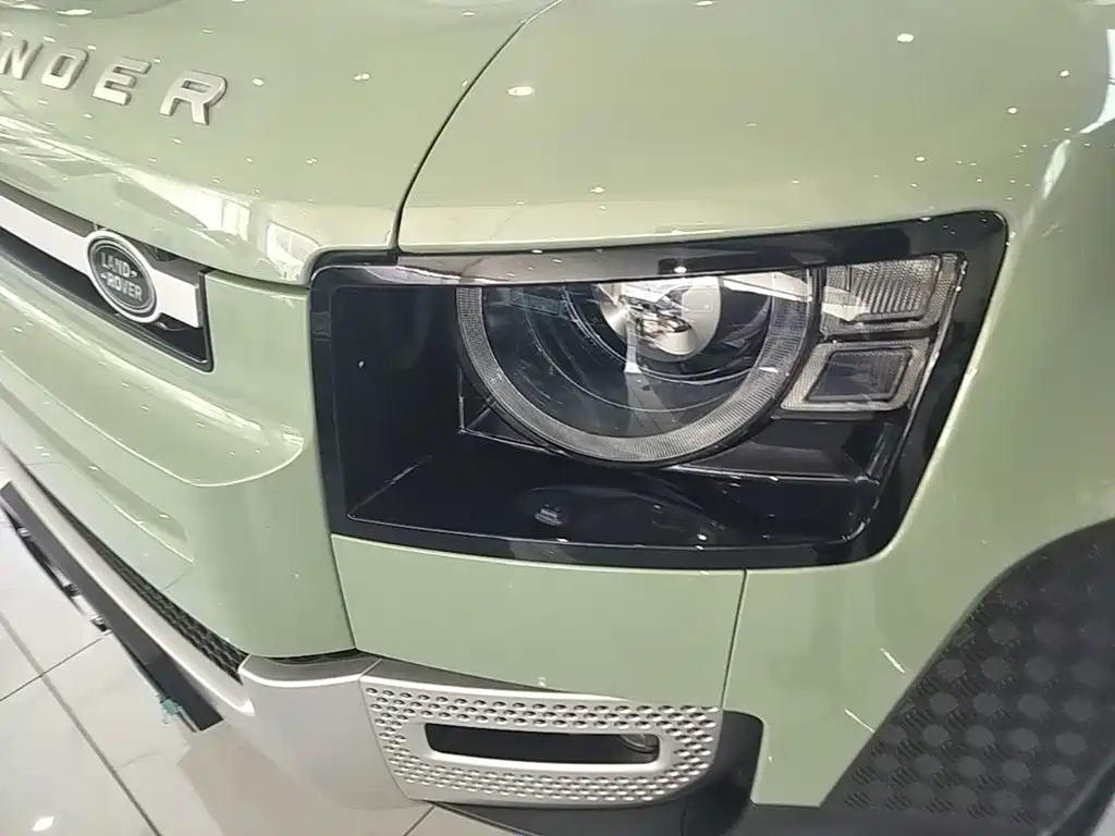 Land Rover Defender — миниатюра 24