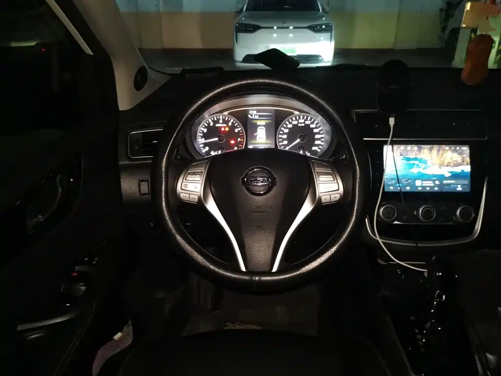 Nissan Tiida — миниатюра 11