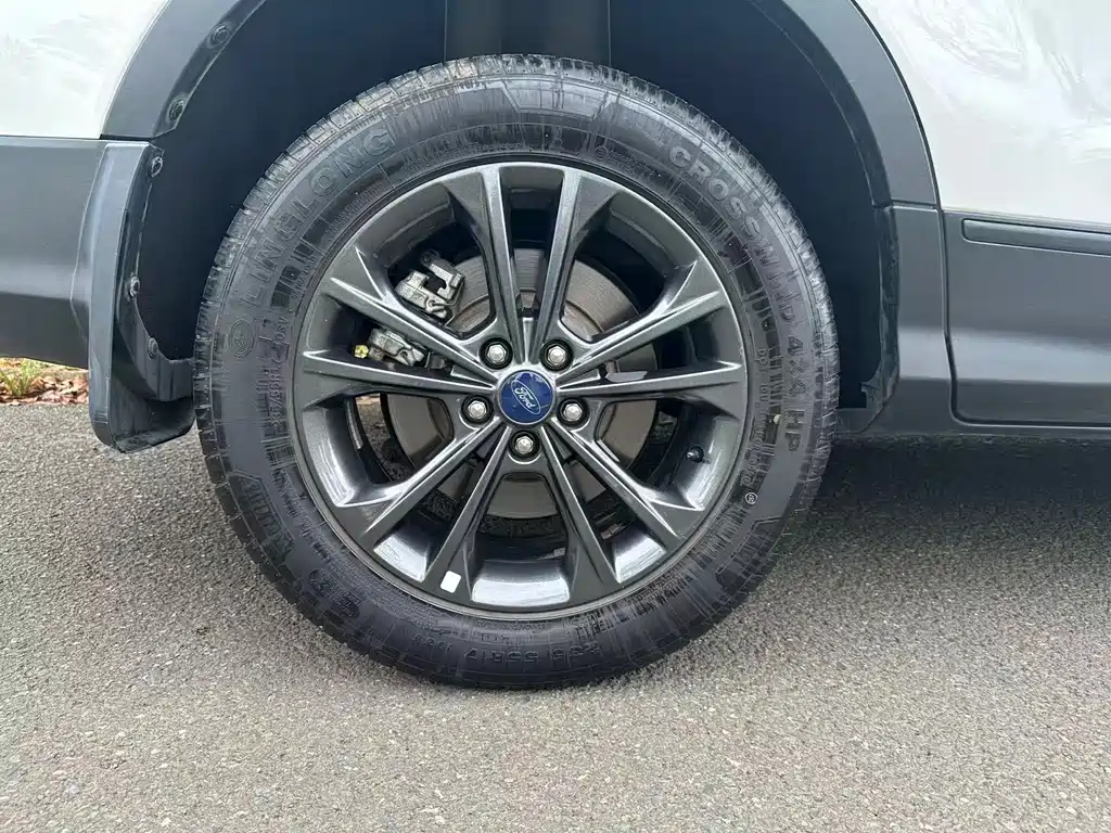 Ford Kuga — миниатюра 26