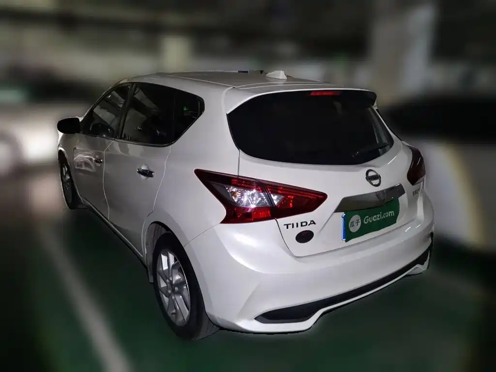 Nissan Tiida — миниатюра 4