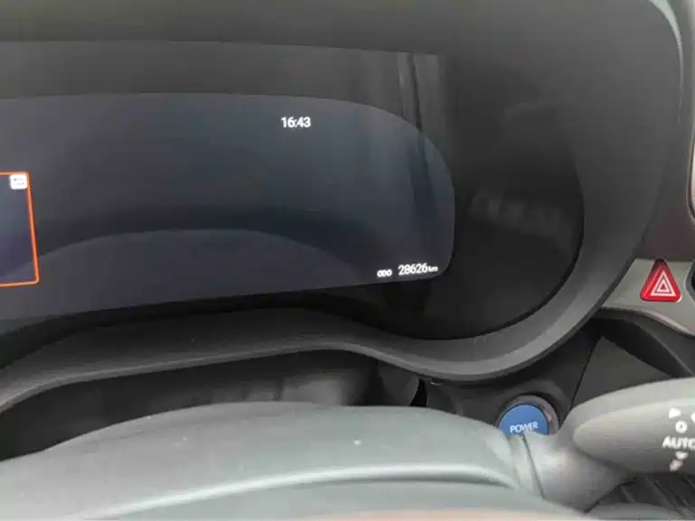 Toyota Granvia — миниатюра 11