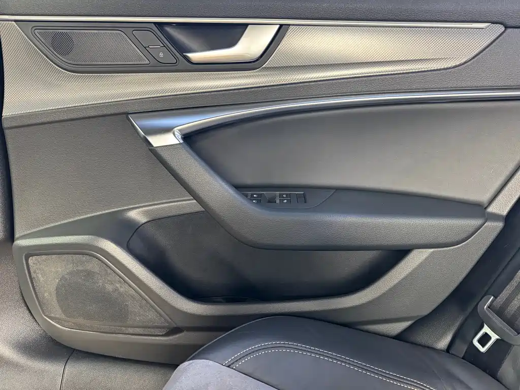 Audi A6L — миниатюра 18