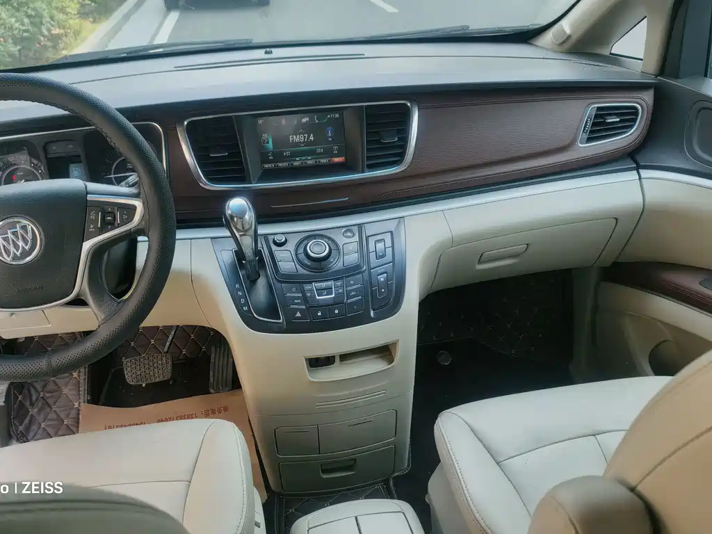 Buick GL8 — миниатюра 9