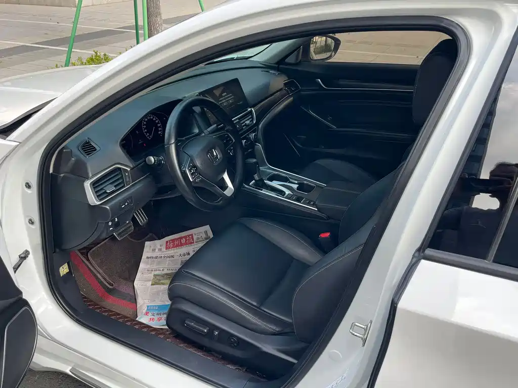 Honda Accord — миниатюра 8