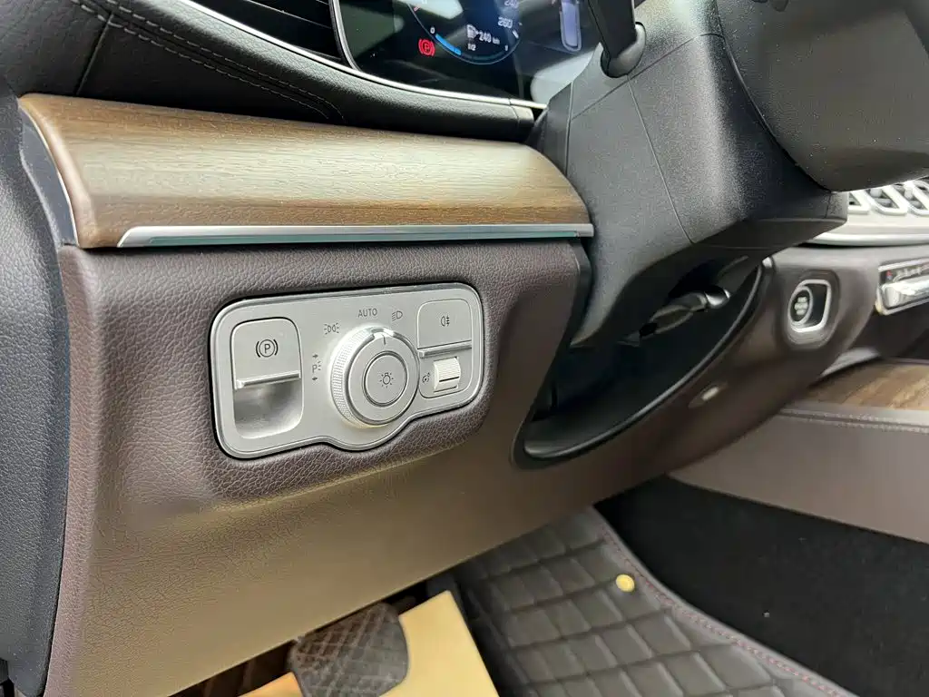 Mercedes-Benz GLE New Energy — миниатюра 33