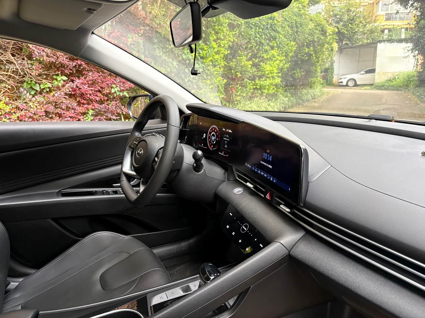 Hyundai Elantra 1.5 л 2021 г. Чёрный, пробег 36000 км