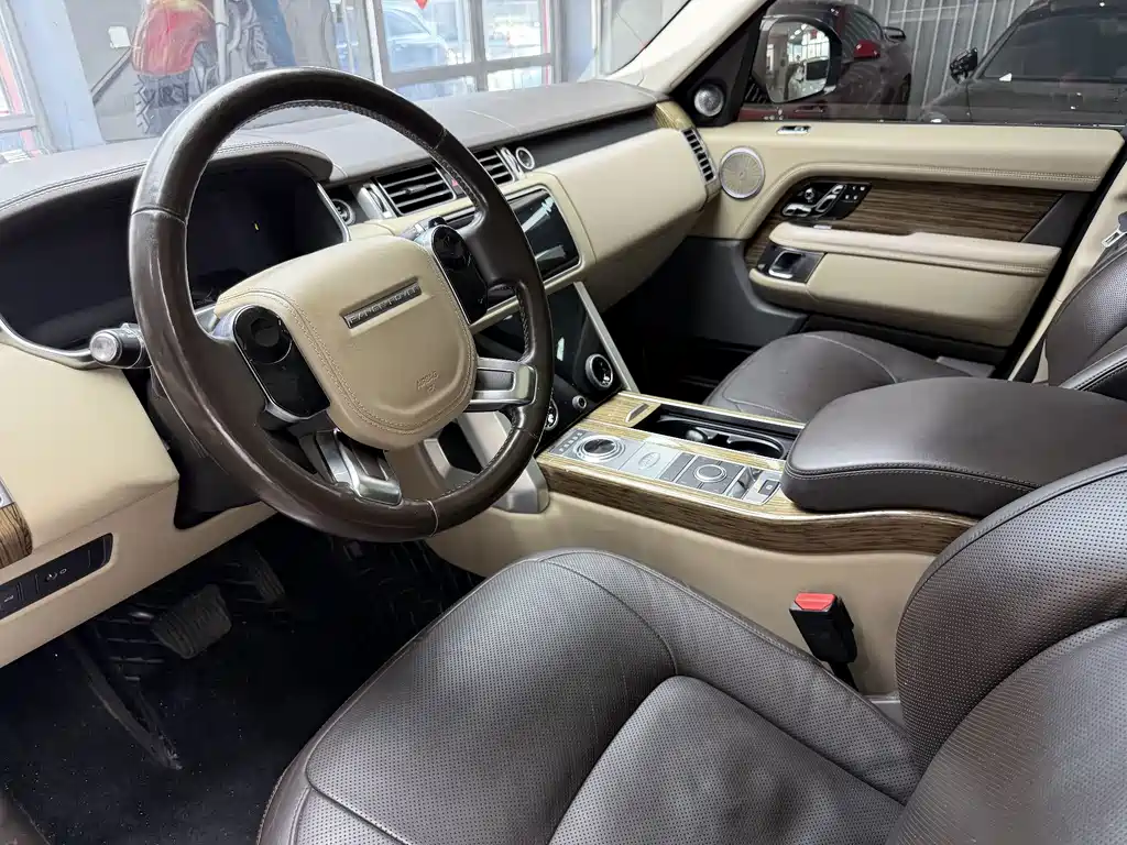 Land Rover Range Rover — миниатюра 17