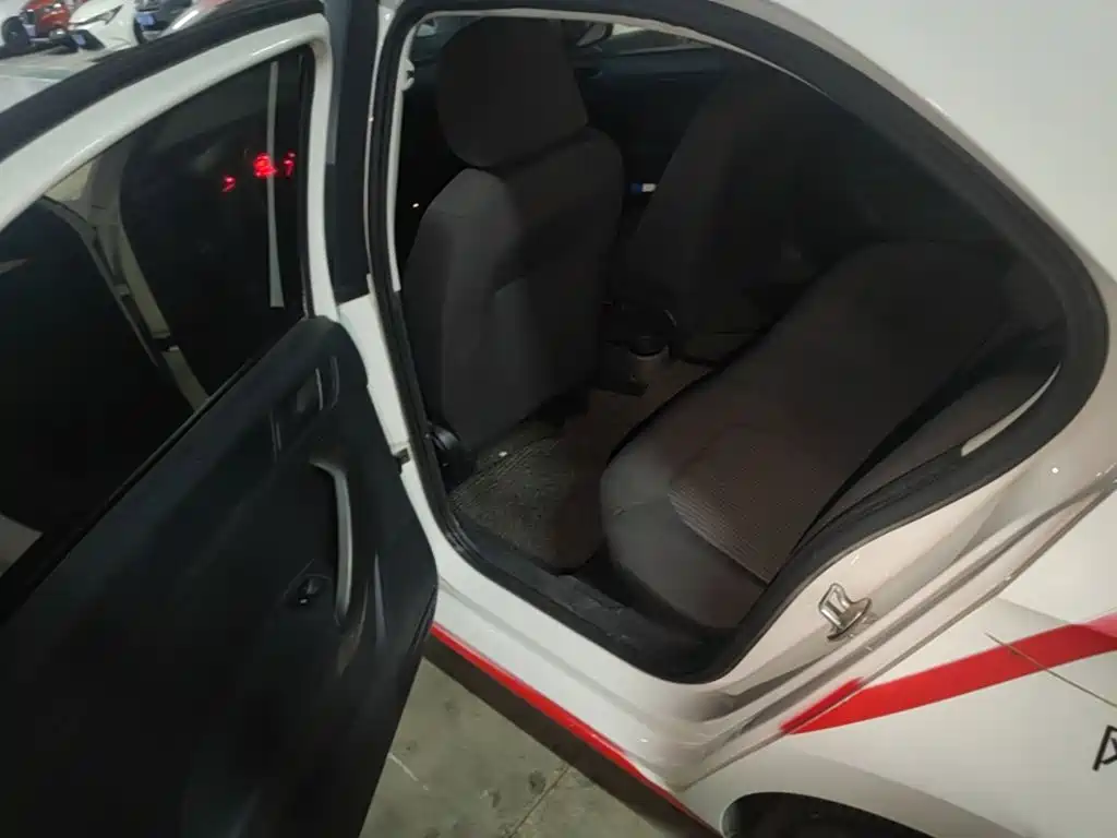 Volkswagen Santana — миниатюра 19
