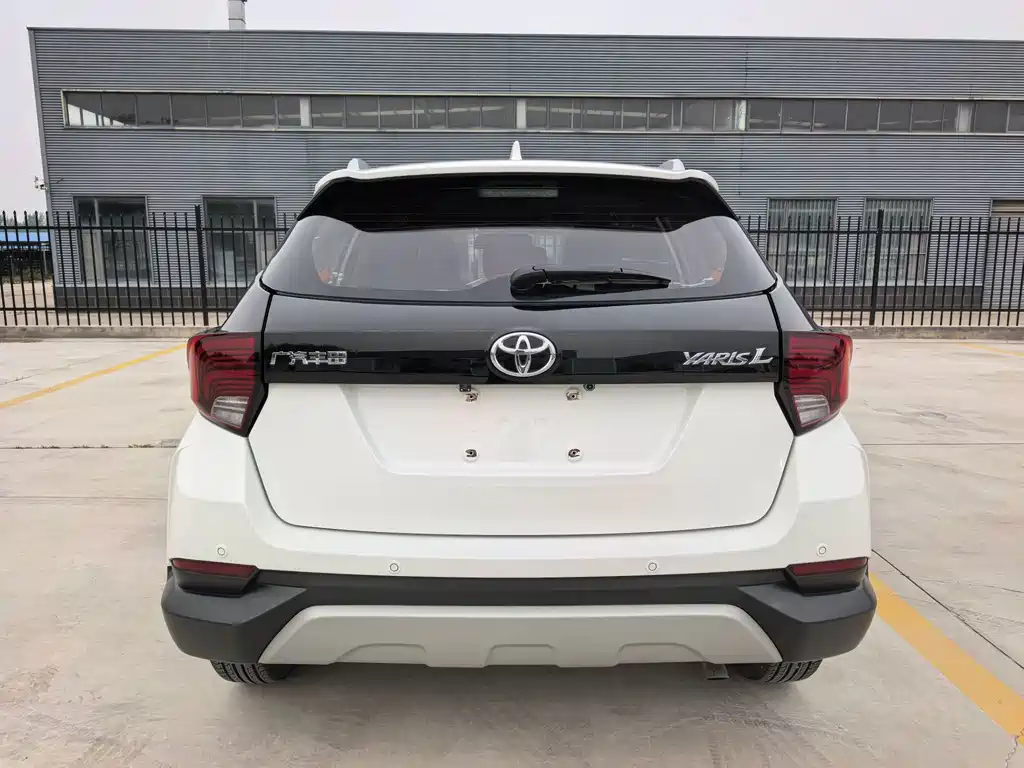 Toyota Yaris L — миниатюра 5